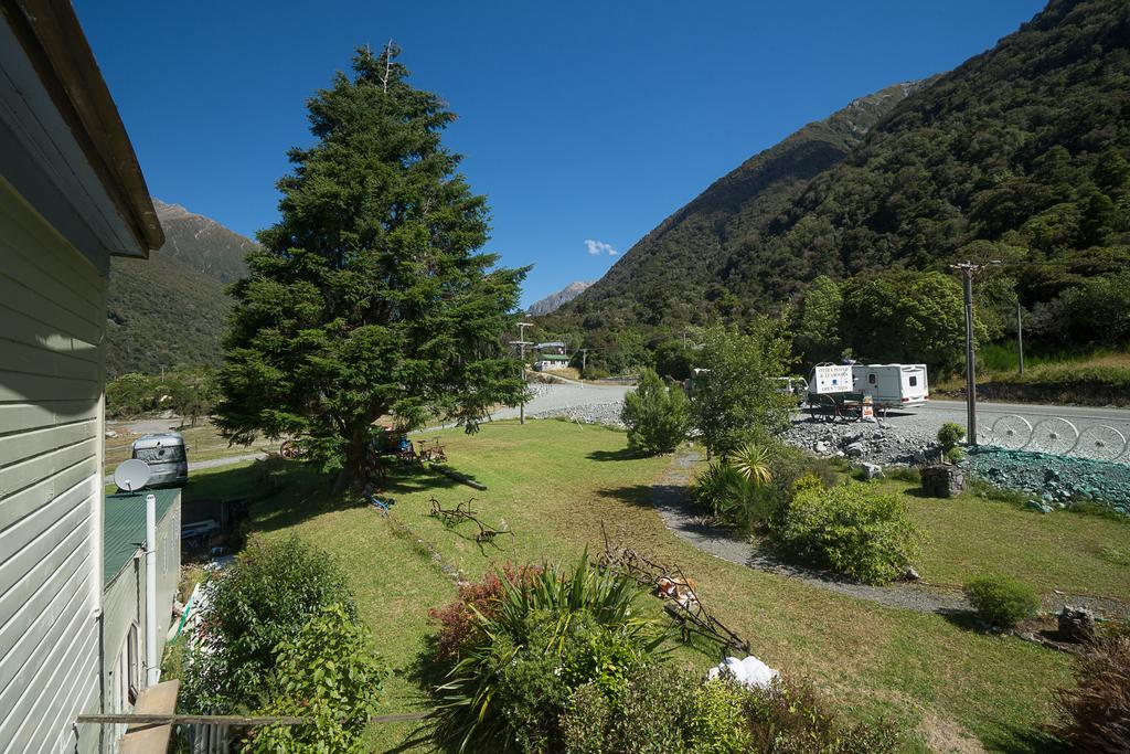 Otira Stagecoach Hotel Kültér fotó